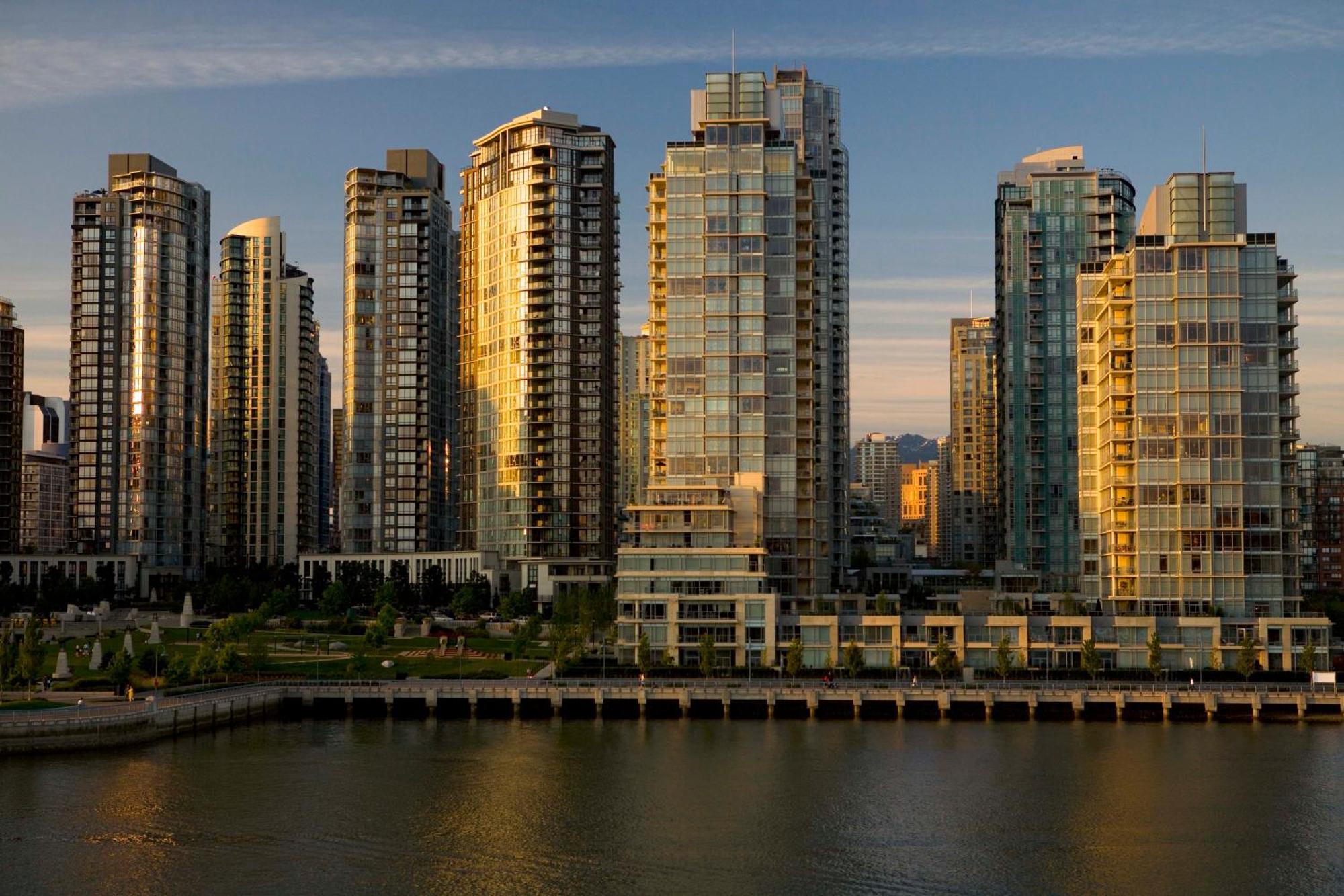 Granville Island Hotel Vancouver Exterior photo